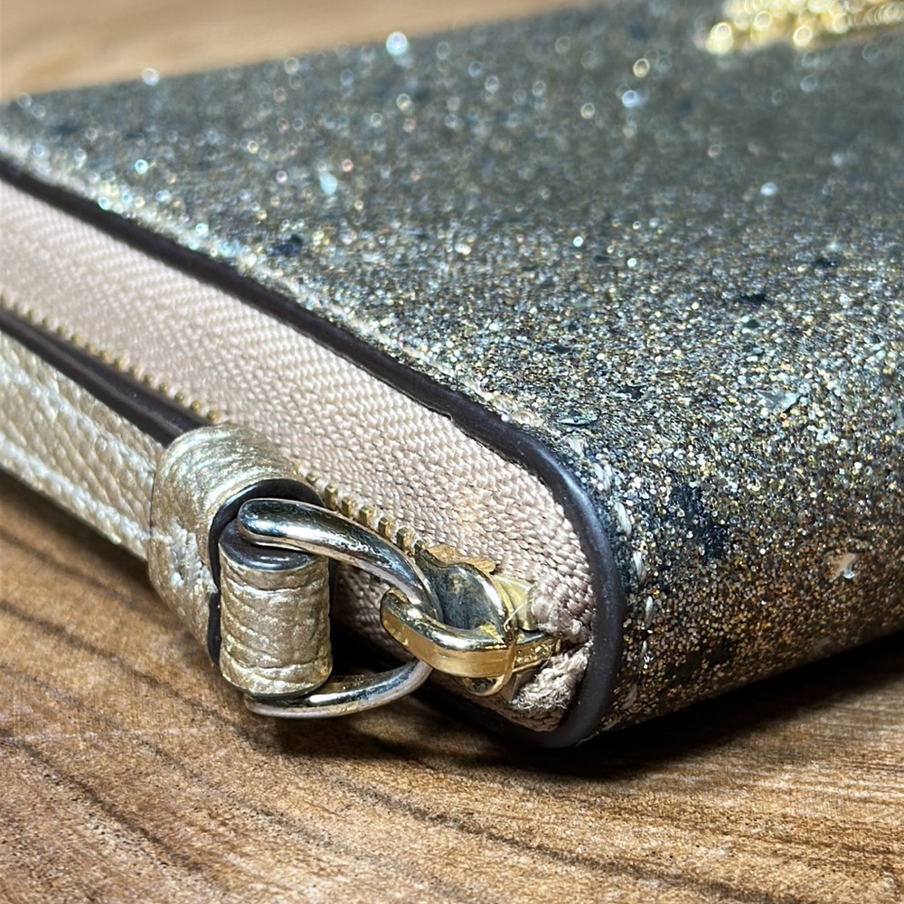 *HTF* COACH Gold Star Glitter Phone Wallet - Picture 5 of 17